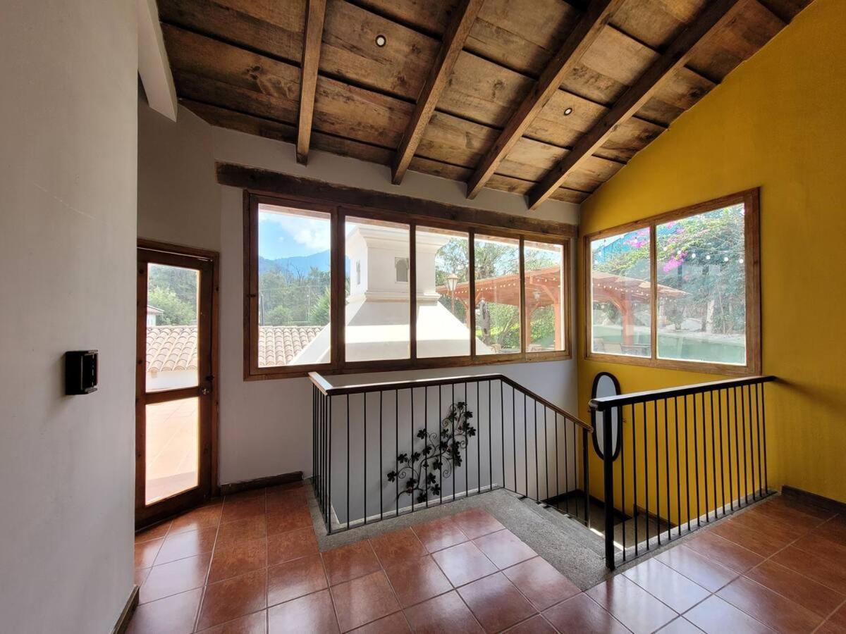 Amplia Casa Antigua Guatemala Con Pergola Y Jardin Villa Екстериор снимка