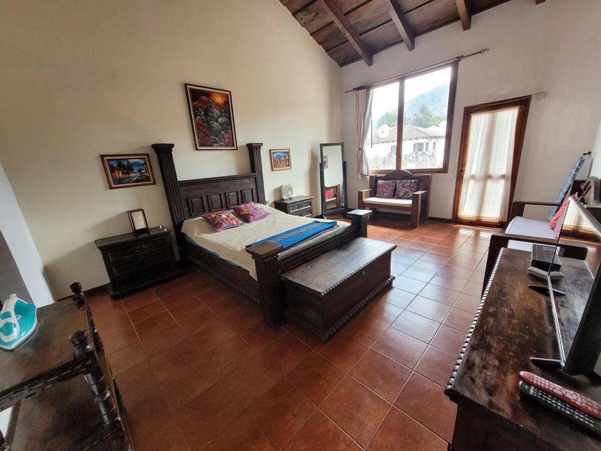 Amplia Casa Antigua Guatemala Con Pergola Y Jardin Villa Екстериор снимка